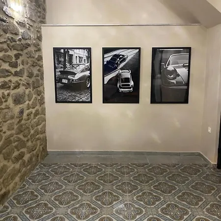 Utopia House & Garage * 卡瓦拉